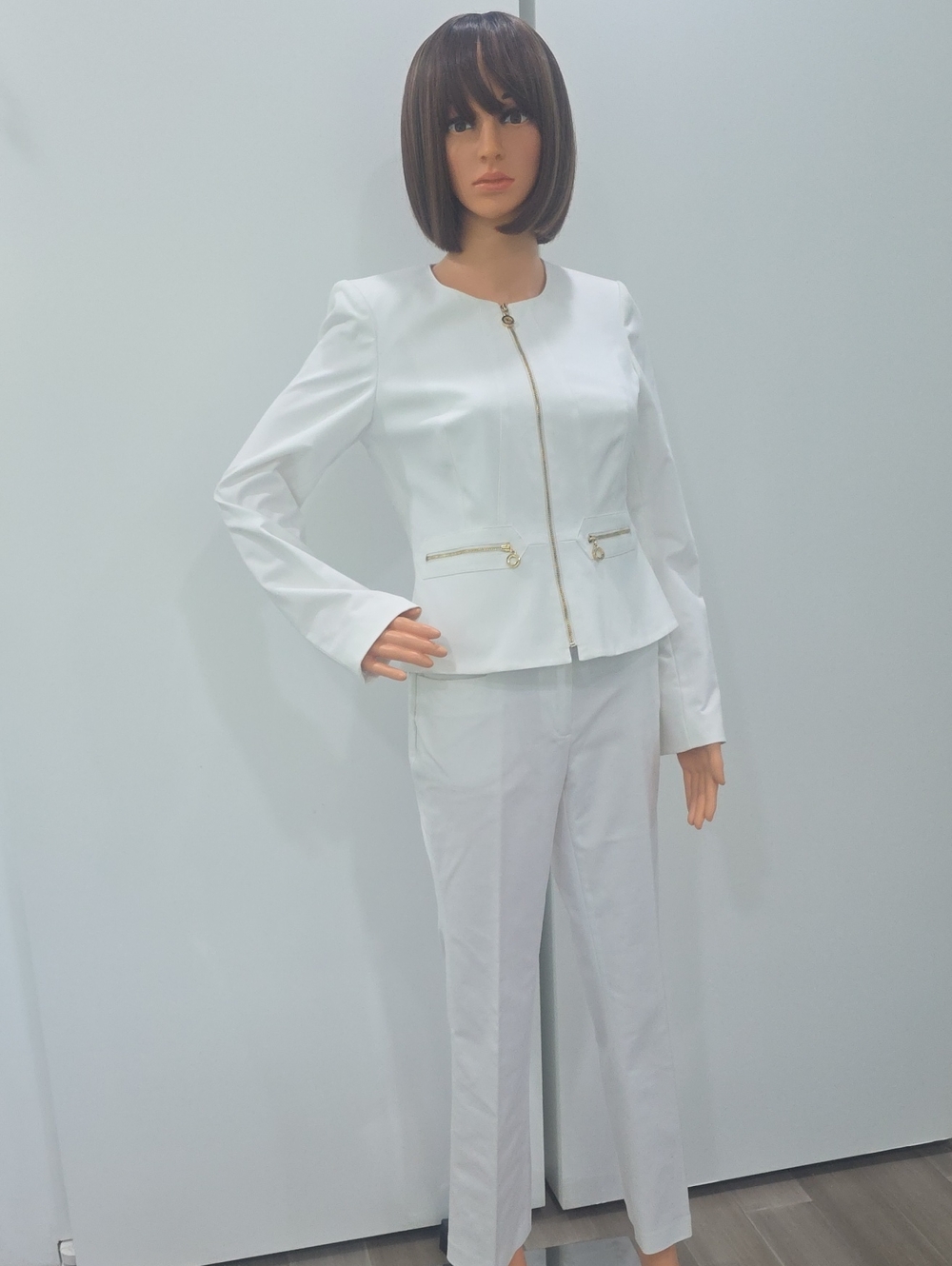 Calvin Klein White Zip-Front Suit (Blazer and pants) with Gold Accents. Size 4P